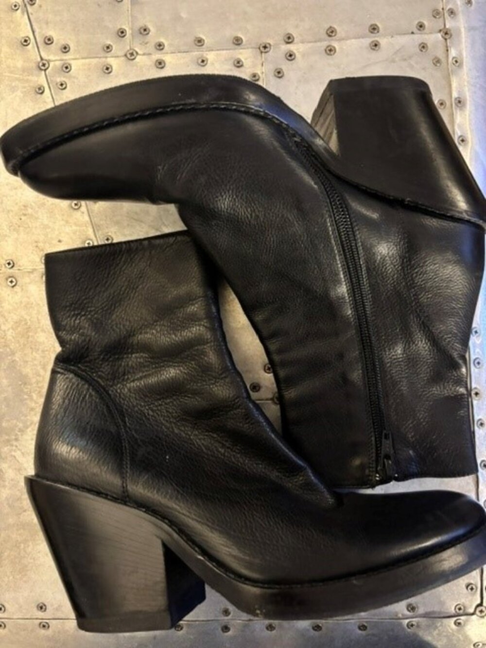 ANN DEMEULERMEESTER BLACK  CALF SKIN,  HEELED ANKLE BOOTS. SIZE 7. WORN TWICE.